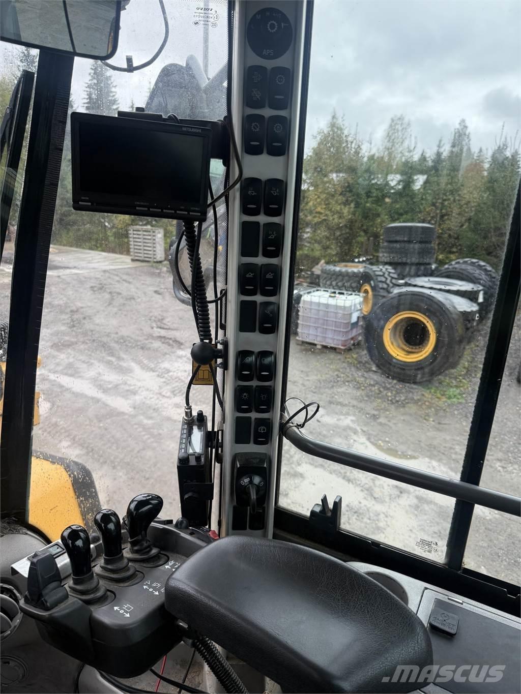 Volvo L180G Kolesni nakladalci