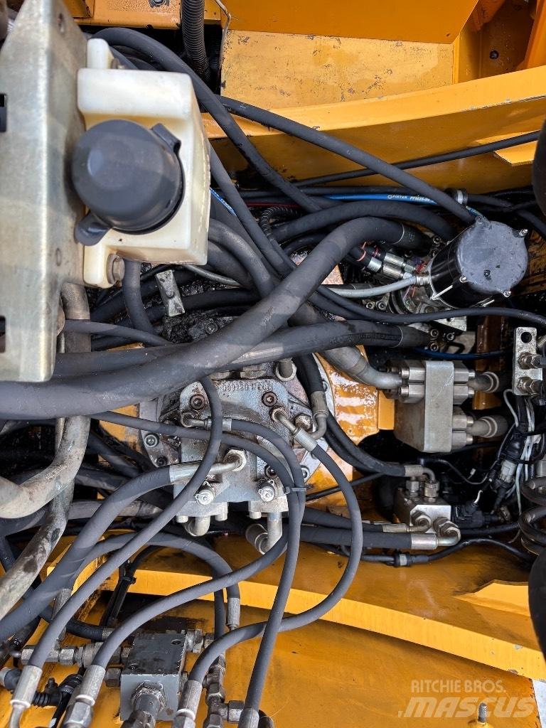 Liebherr A 904 C HD Bagri za prekladanje primarnih/sekundarnih surovin