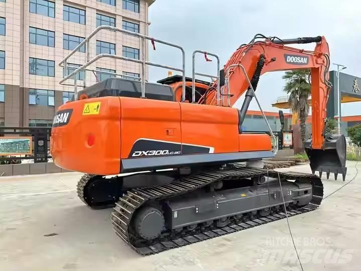 Doosan DX300LC-9C Bagri goseničarji