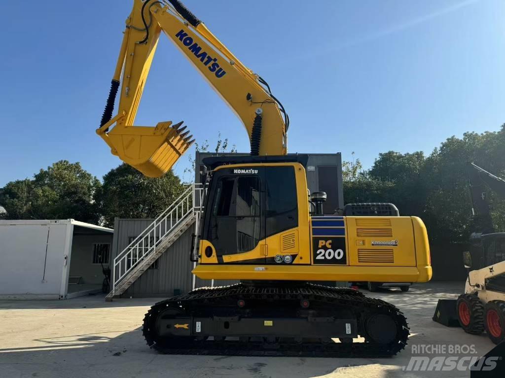 Komatsu PC 200-8 Bagri goseničarji