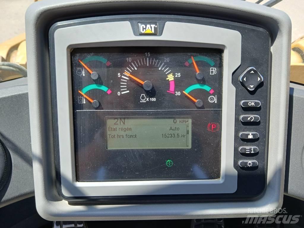 CAT 972 K Kolesni nakladalci