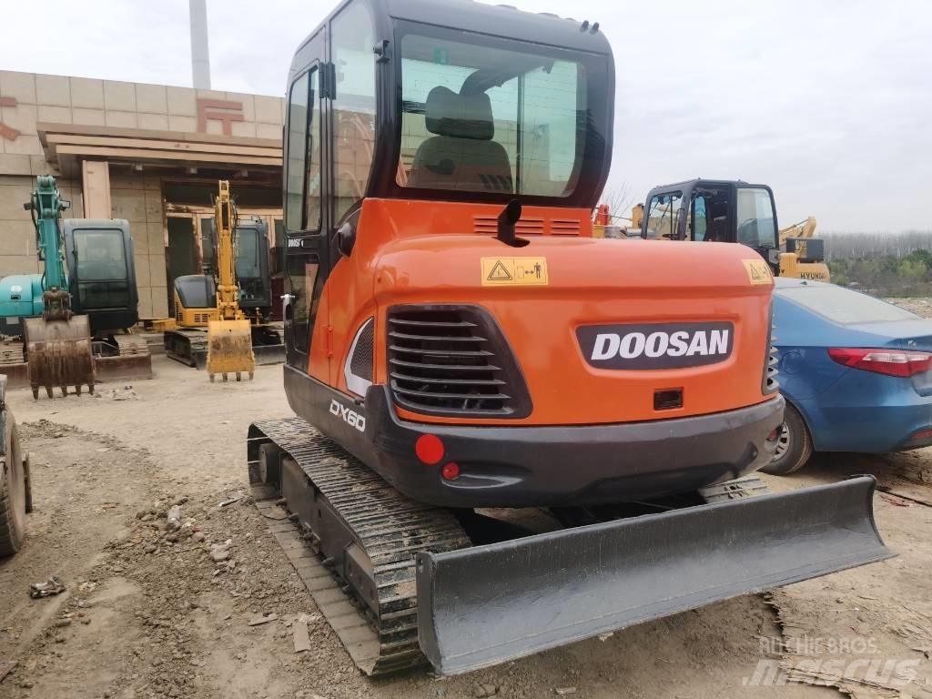 Doosan DX 60 Mini bagri <7t