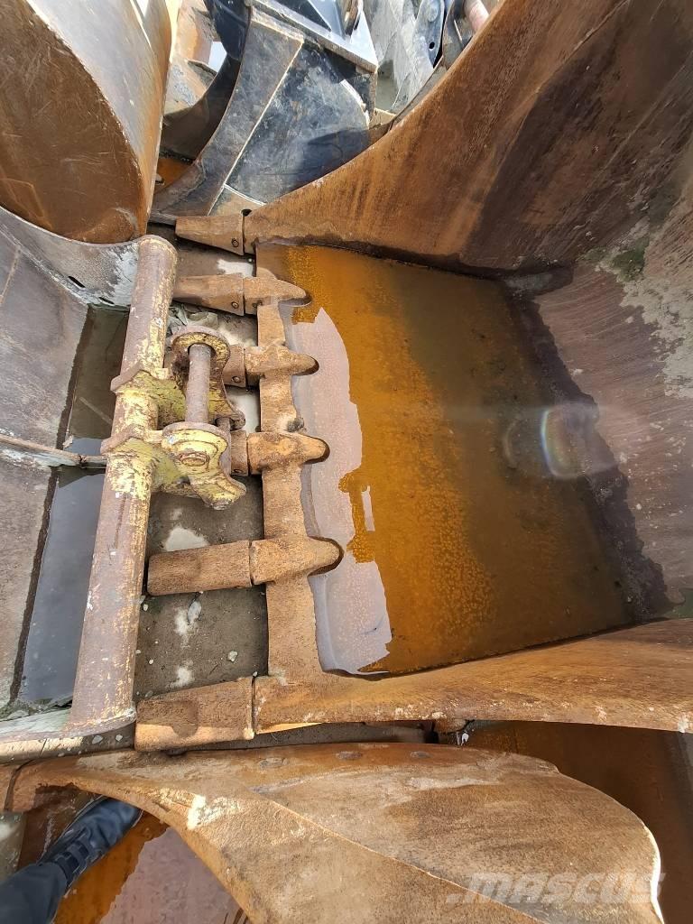 Komatsu PC 700 LC-11 Bagri goseničarji