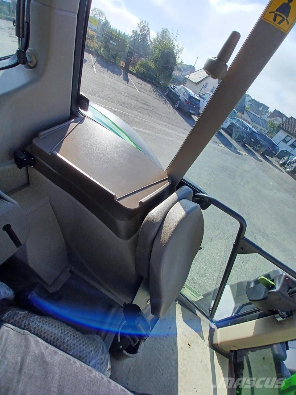 John Deere 6110M Traktorji