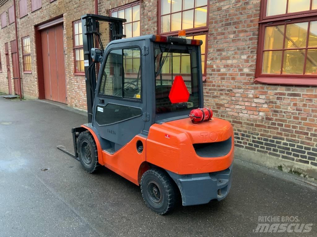 Toyota 02-8 FD F 30 Dizelski viličarji