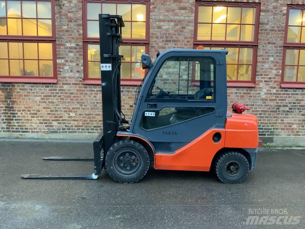 Toyota 02-8 FD F 30 Dizelski viličarji