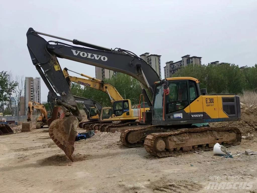 Volvo EC 300 Bagri goseničarji