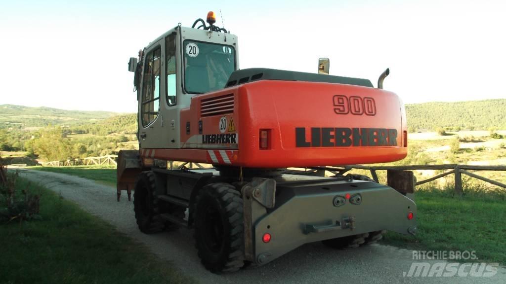Liebherr A 900 C Bagri na kolesih