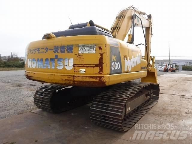 Komatsu PC200-8E0 Midi bagri 7t – 12t