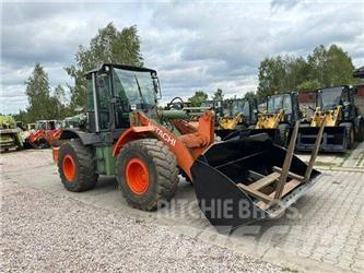 Hitachi ZW 150 Kolesni nakladalci