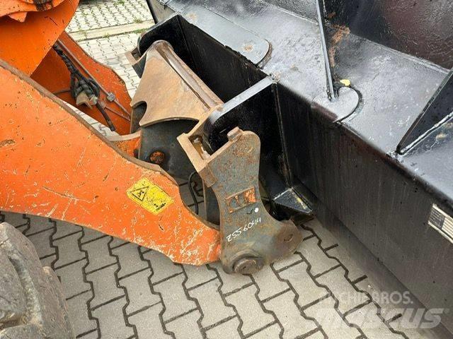 Hitachi ZW 150 Kolesni nakladalci