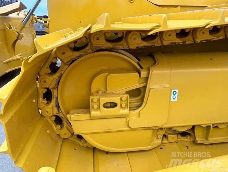 Komatsu D 65PX-18 Buldožerji goseničarji