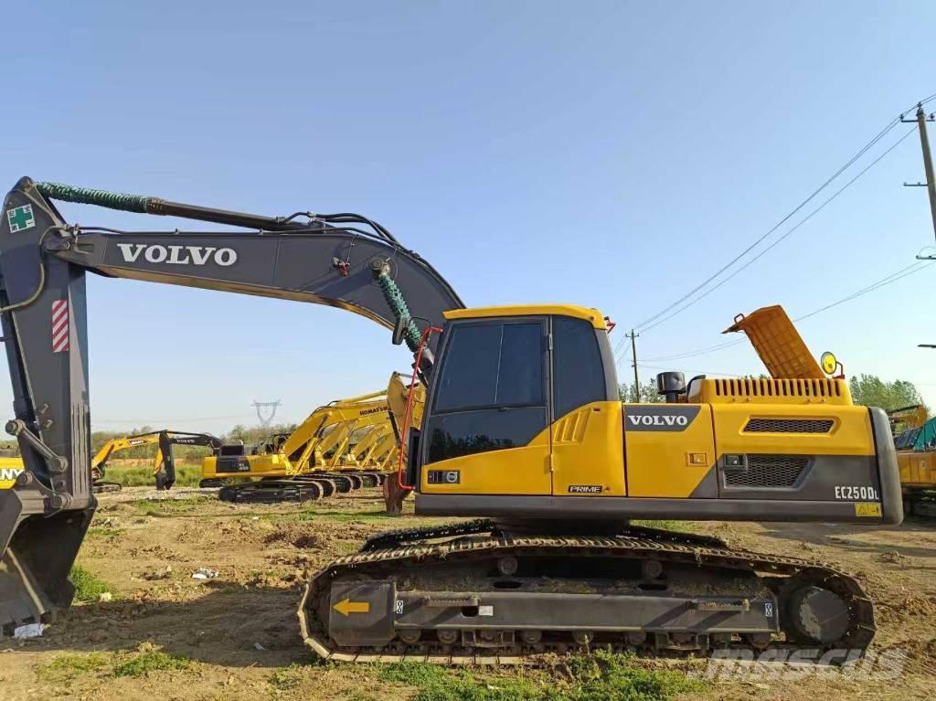 Volvo EC 250 D L Bagri goseničarji