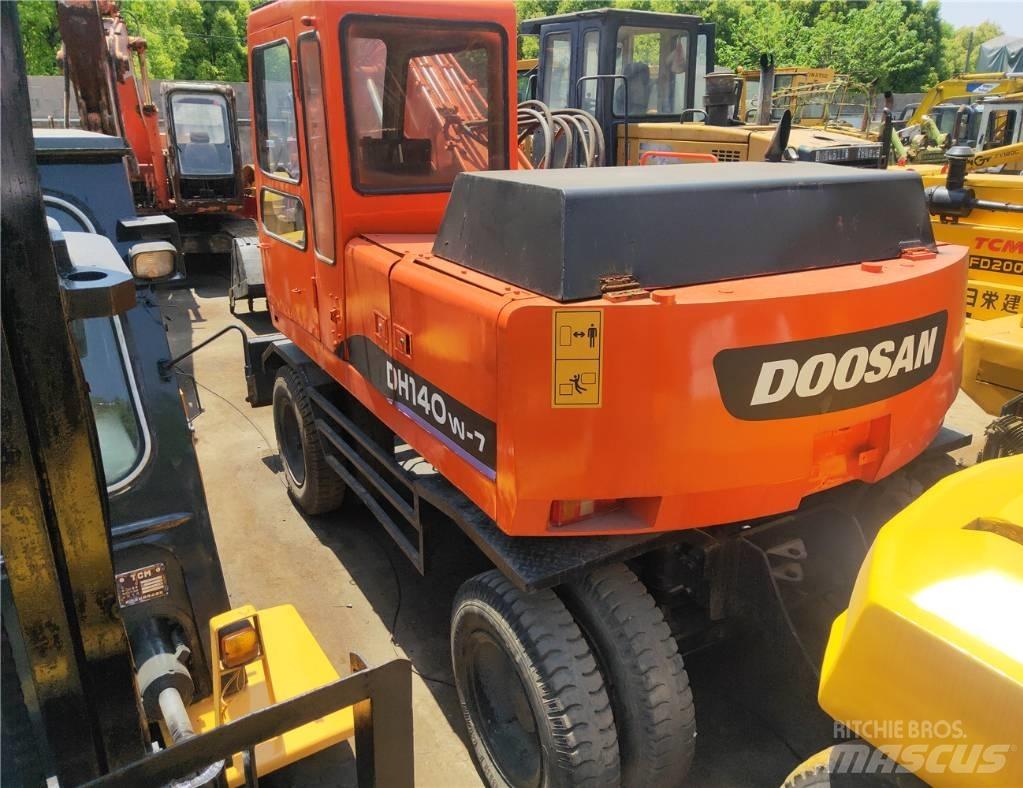 Doosan 140 W Bagri na kolesih