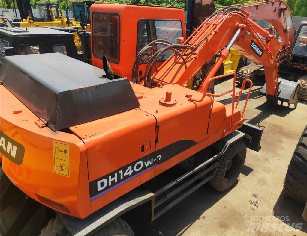 Doosan 140 W Bagri na kolesih