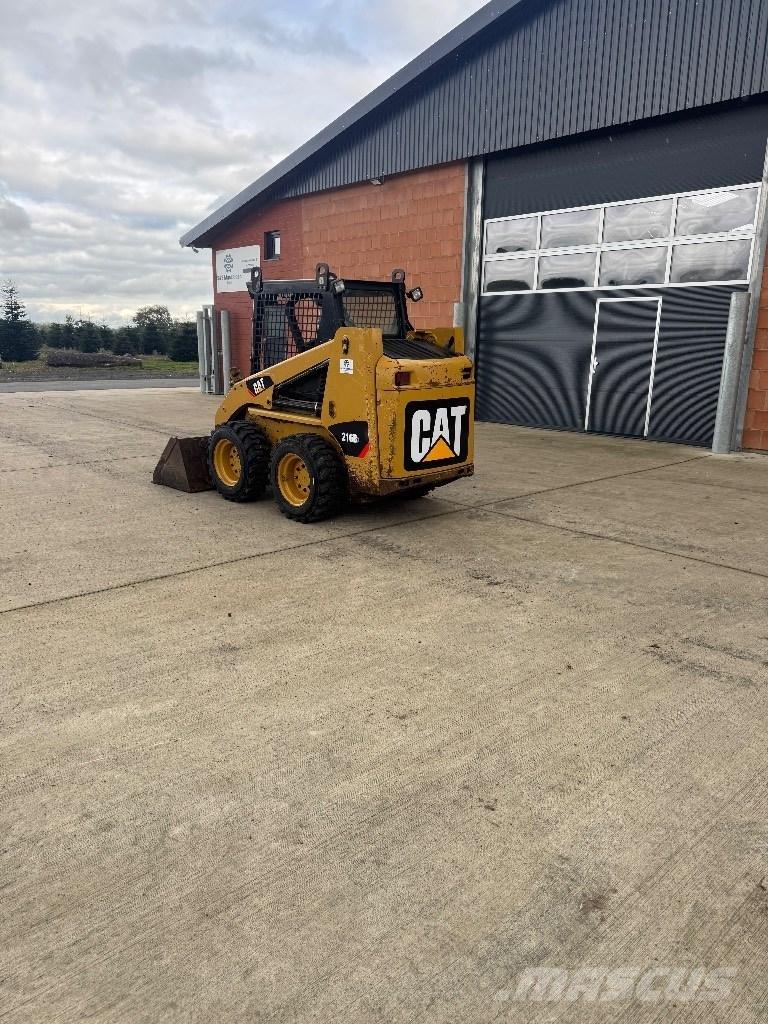 CAT 216 B 3 Skid steer mini nakladalci