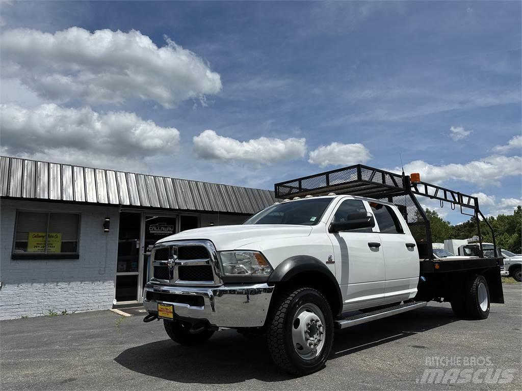 RAM 5500 Tovornjaki s kesonom/platojem