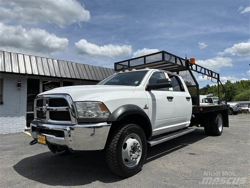RAM 5500 Tovornjaki s kesonom/platojem