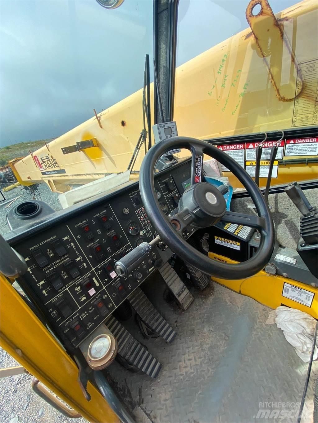 Grove RT880E Avtodvigala