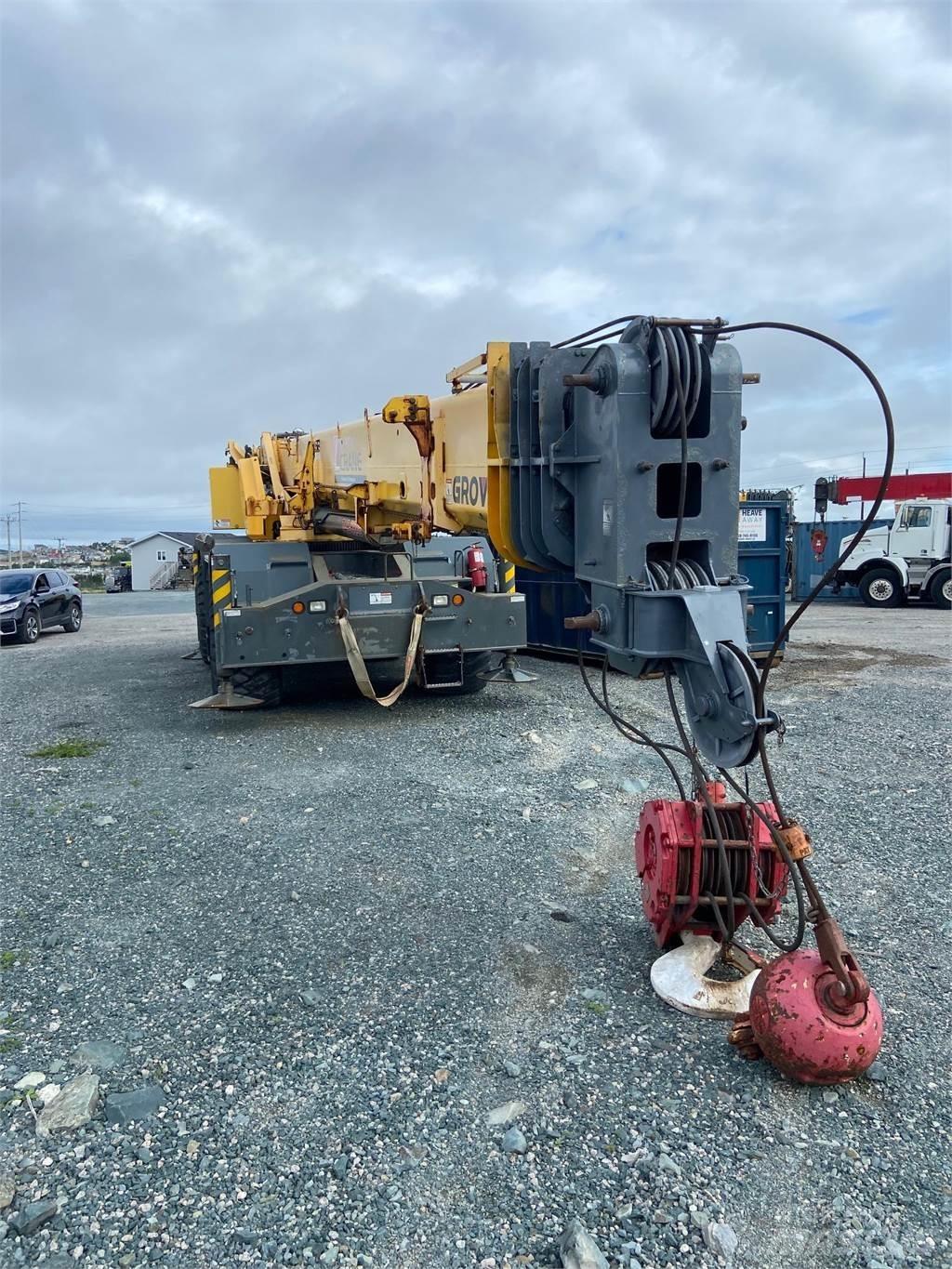 Grove RT880E Avtodvigala