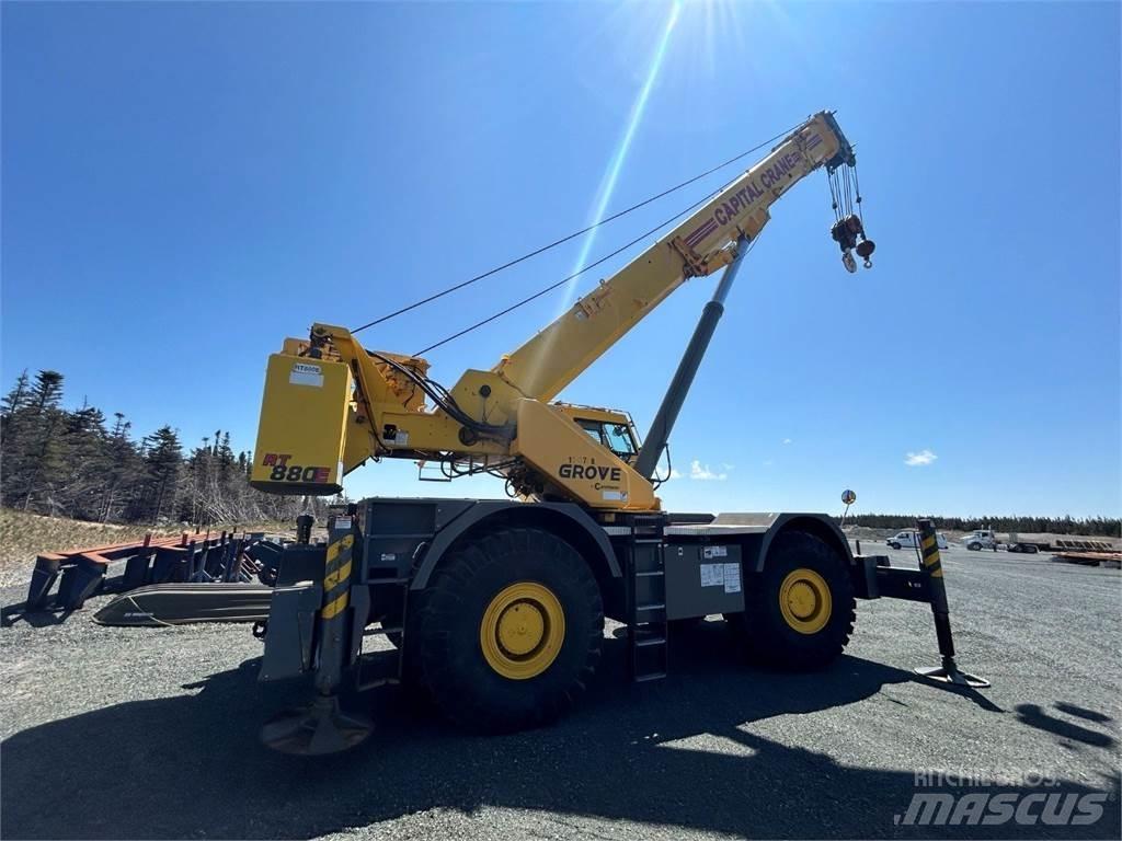 Grove RT880E Avtodvigala
