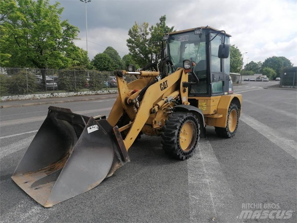 CAT 904B Drugi priključki za nakladanje in kopanje