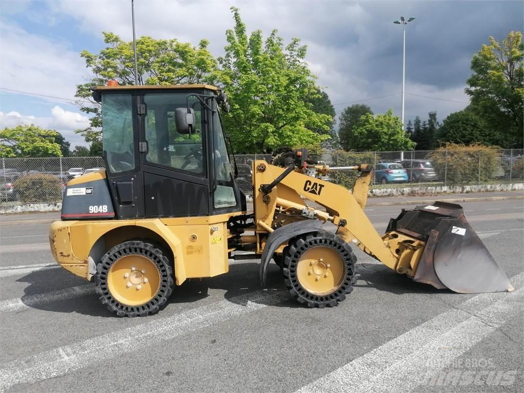 CAT 904B Drugi priključki za nakladanje in kopanje
