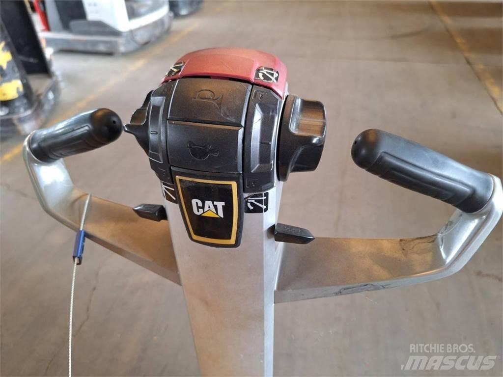 CAT NSP16N2 Ročni električni viličar
