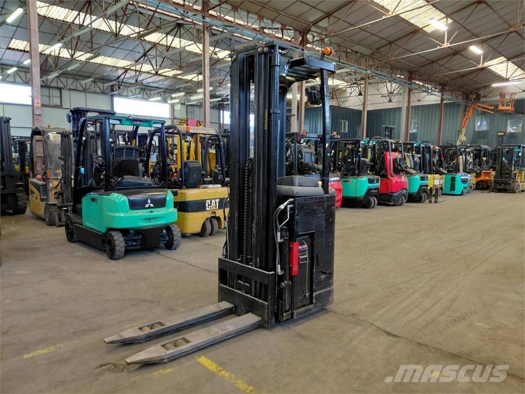 CAT NSR16N Samopogonski ročni viličarji