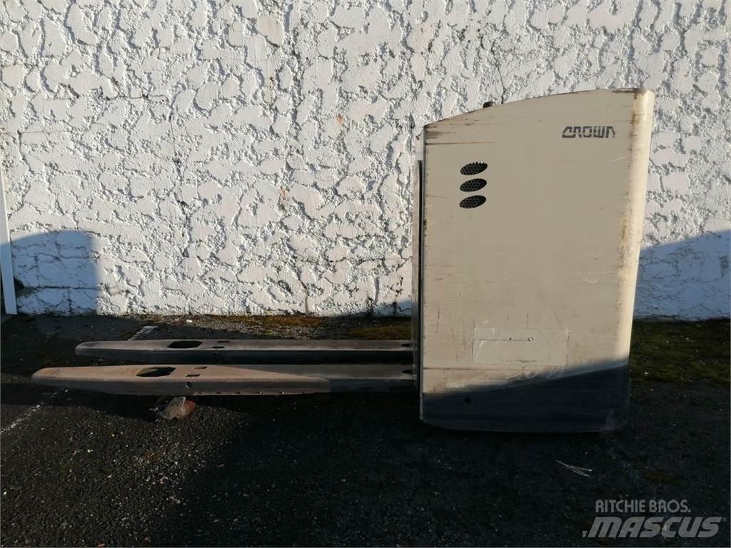 Crown RT4000 Samopogonski ročni viličarji