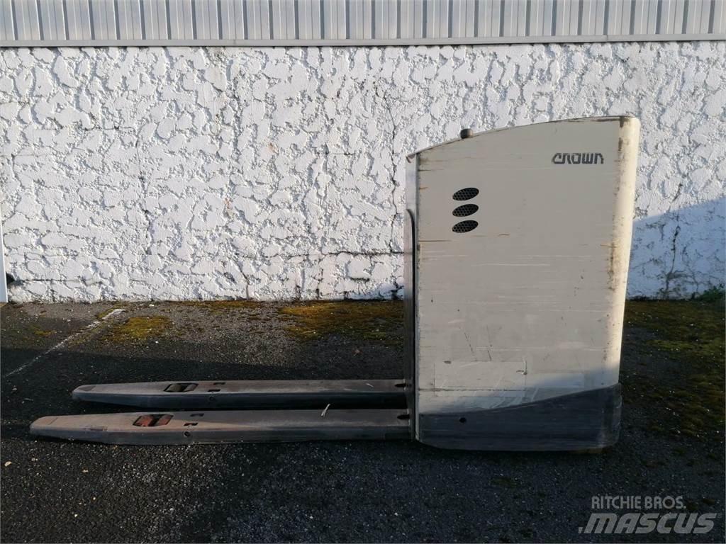 Crown RT4000 Samopogonski ročni viličarji