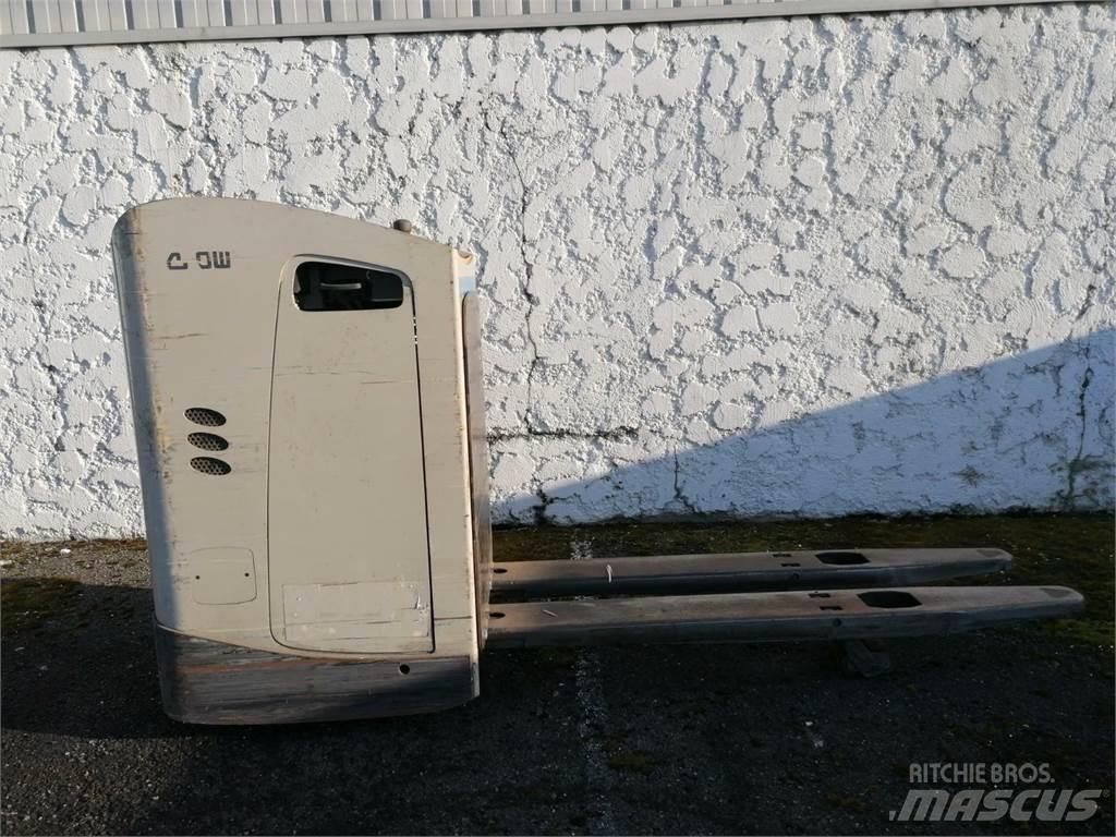 Crown RT4000 Samopogonski ročni viličarji