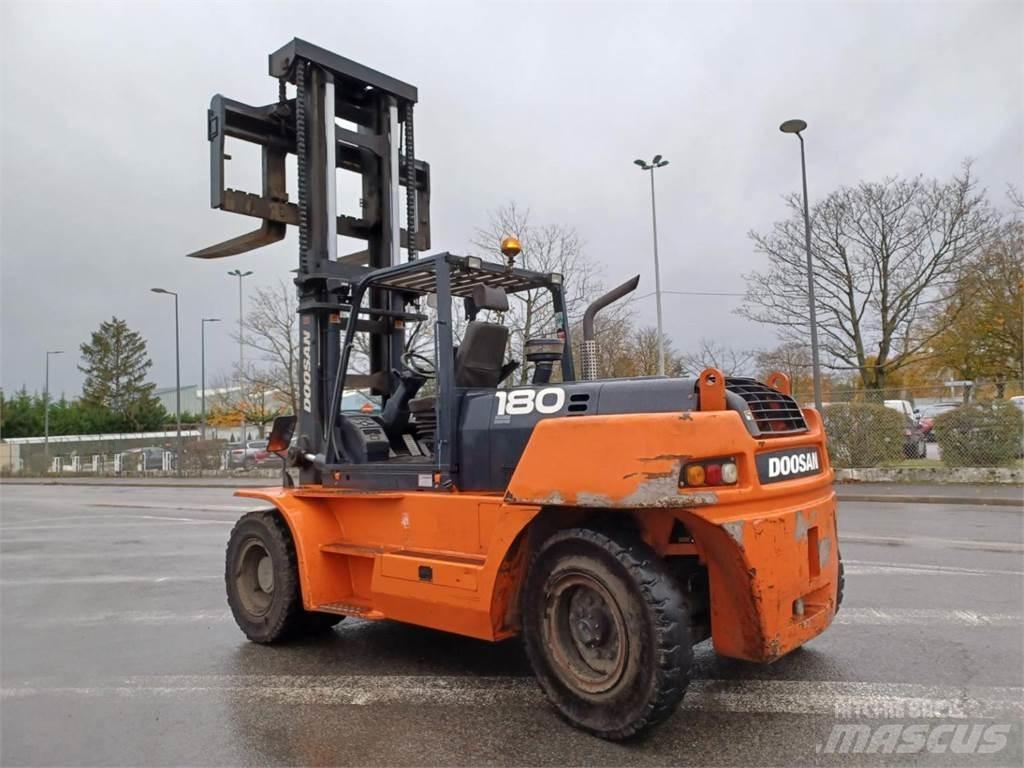 Doosan D1808-S Viličarji - drugo