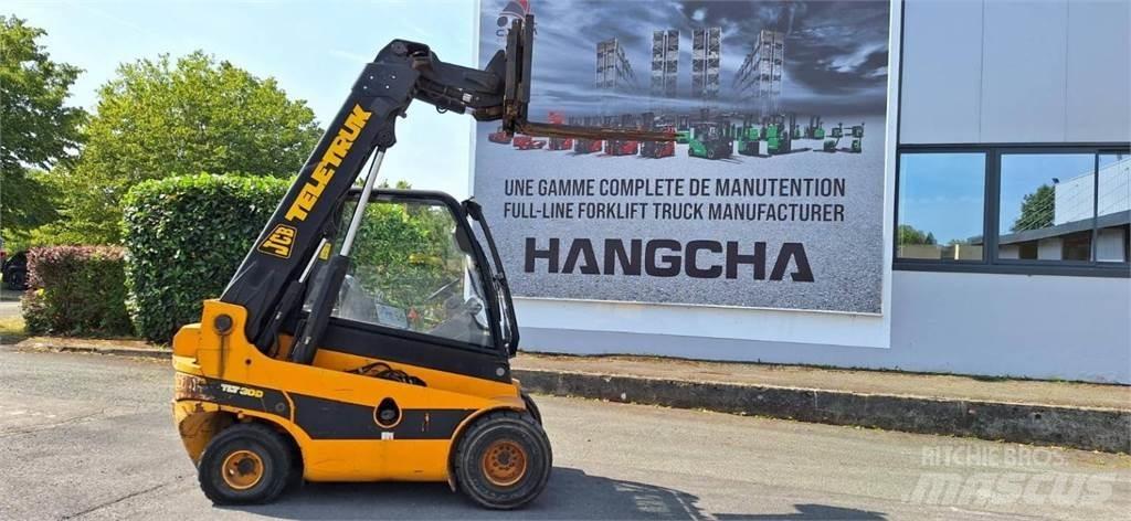 JCB TLT30D Kmetijski teleskopski nakladalci