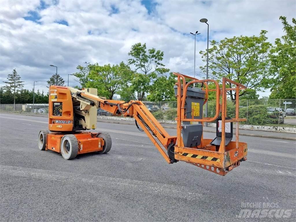 JLG E300AJP Druga dvigala in dvižne ploščadi