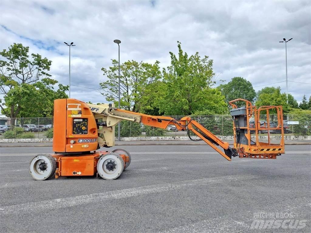 JLG E300AJP Druga dvigala in dvižne ploščadi
