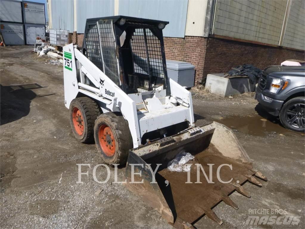 Bobcat 743B Skid steer mini nakladalci