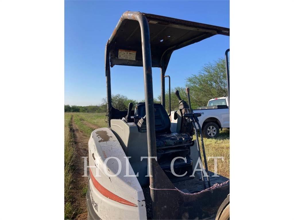 Bobcat E26 Bagri goseničarji
