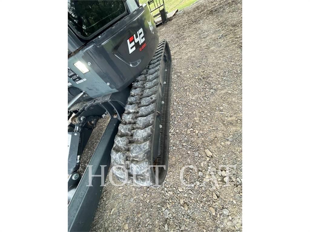 Bobcat E42 Bagri goseničarji