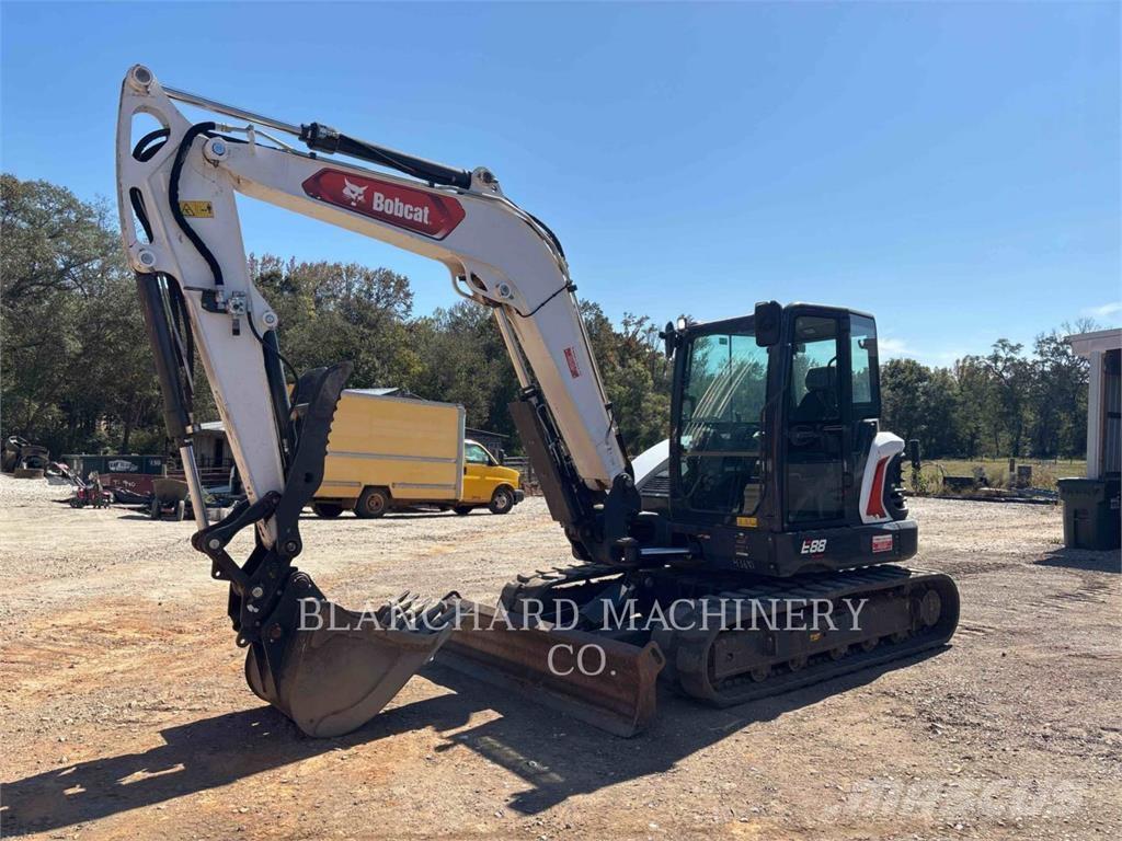 Bobcat E88 Bagri goseničarji