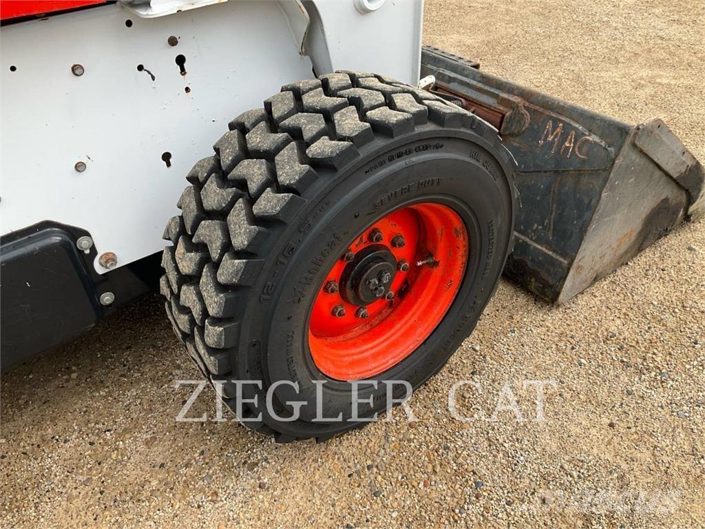 Bobcat S250 Skid steer mini nakladalci
