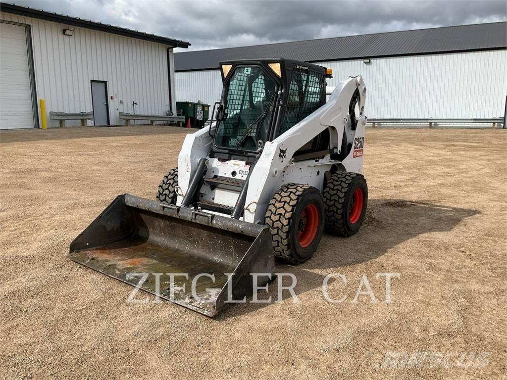 Bobcat S250 Skid steer mini nakladalci