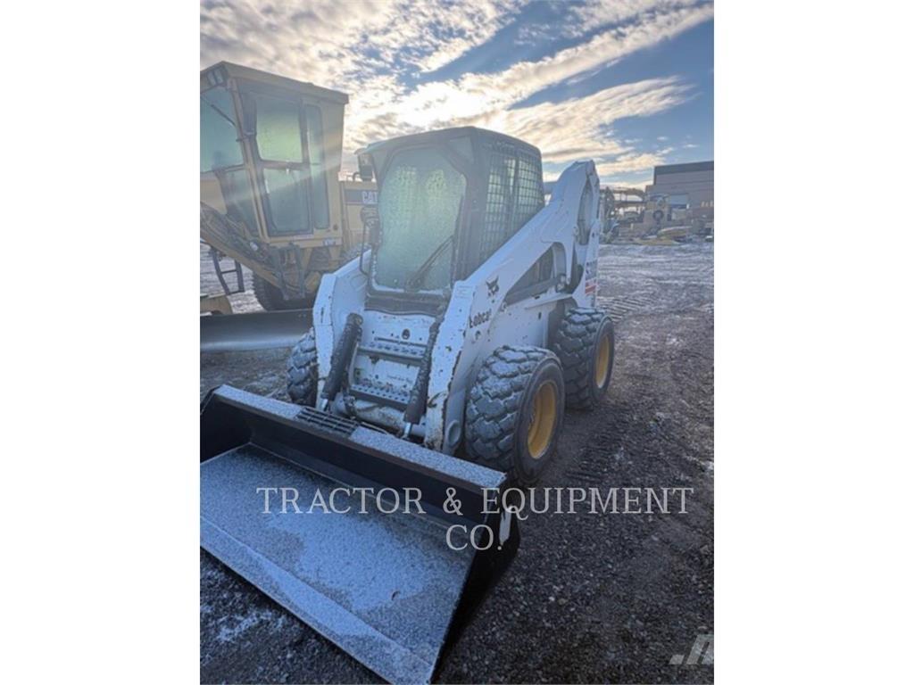 Bobcat S300 Skid steer mini nakladalci