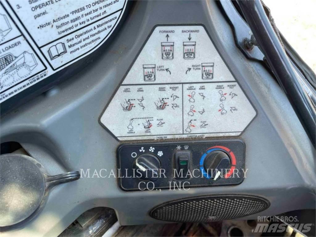 Bobcat S590 Skid steer mini nakladalci