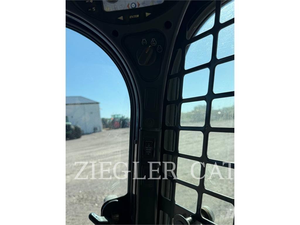 Bobcat S590 Skid steer mini nakladalci