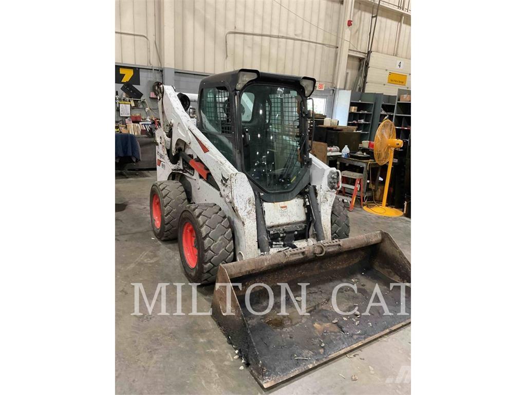 Bobcat S740 Skid steer mini nakladalci