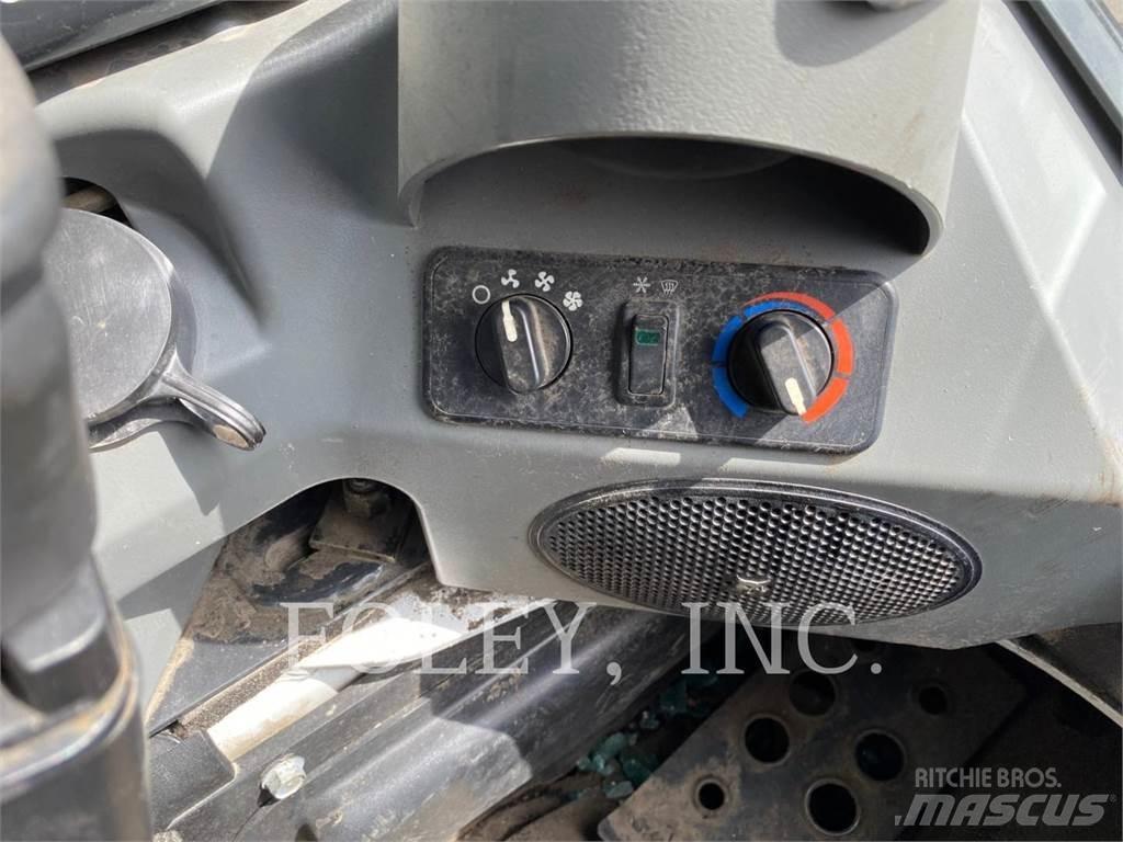 Bobcat S770 Skid steer mini nakladalci