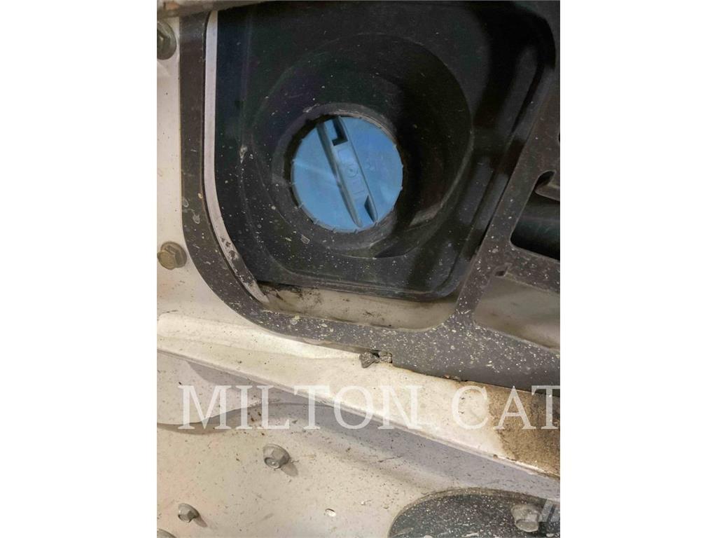 Bobcat S770 Skid steer mini nakladalci