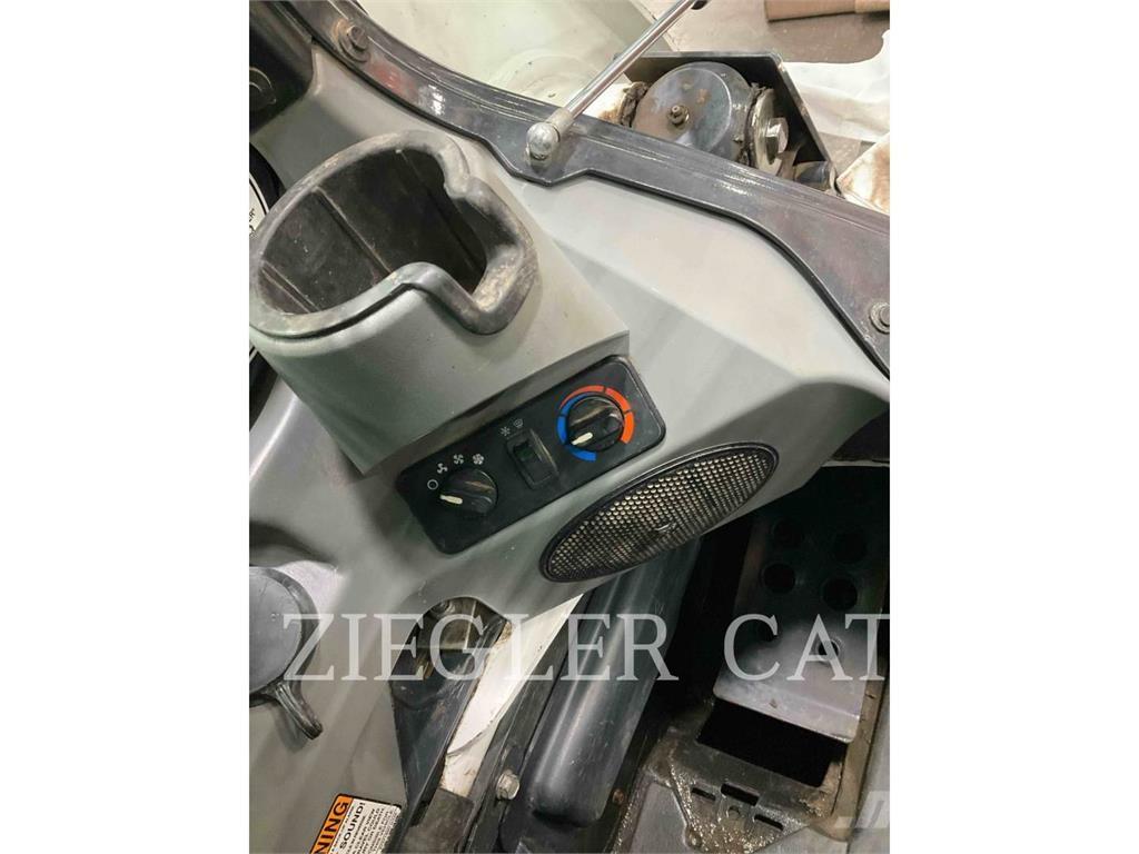 Bobcat T870 Nakladalci goseničarji