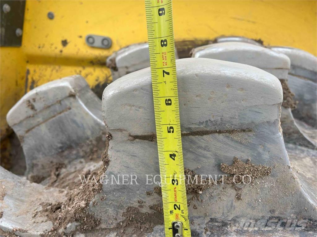 Bomag BC462EB Kolesni nakladalci